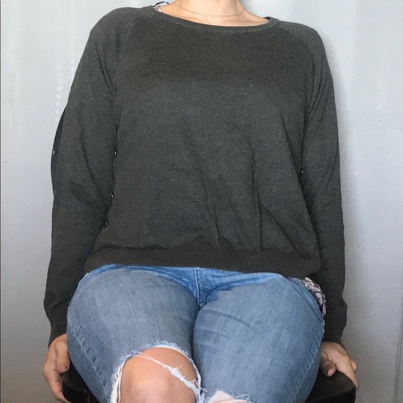 M&S Sweater Khaki green split side button detail - Picture 2 of 7